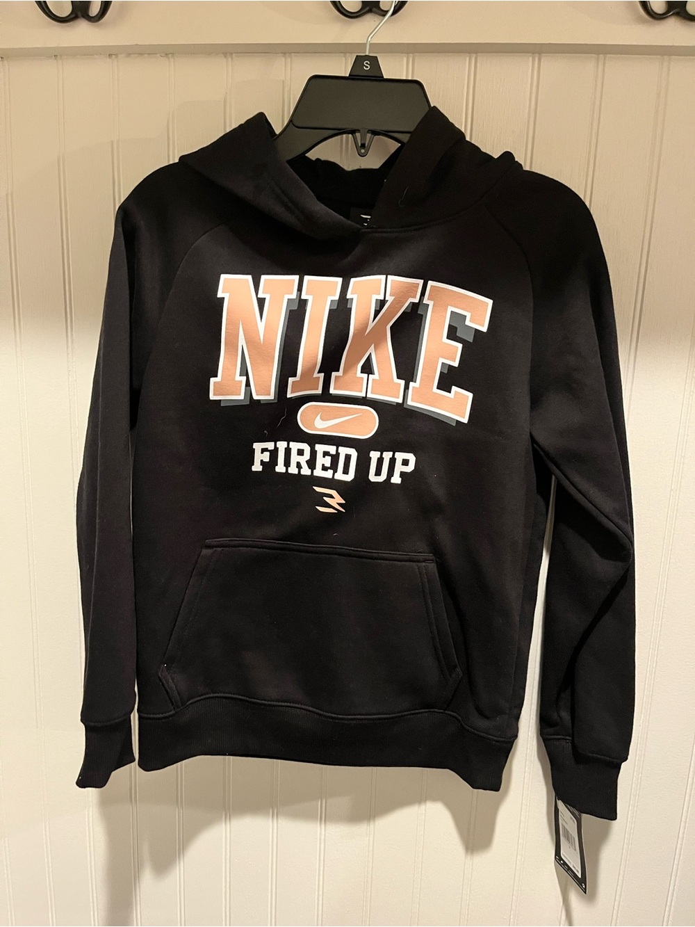Nike Boy’s Black 'Fired Up' Pullover Hoodie size small 7 8 new!